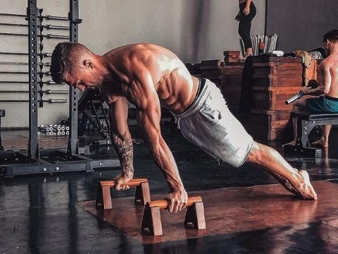 Pseudo Planche Push Up Tutorial ed Esecuzione